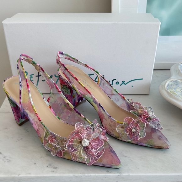 New! Betsey Johnson Petra Floral Slingbacks - Picture 1 of 4
